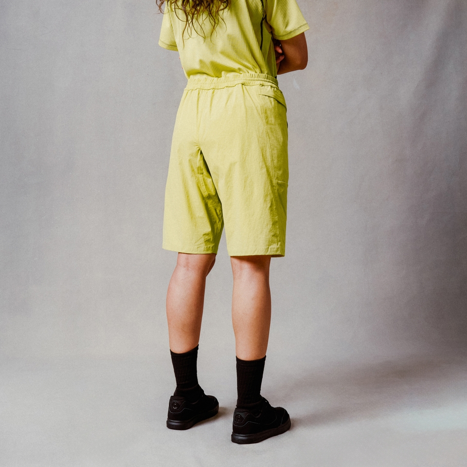 Unisex Corner Short (Liner/Chamois) Celery